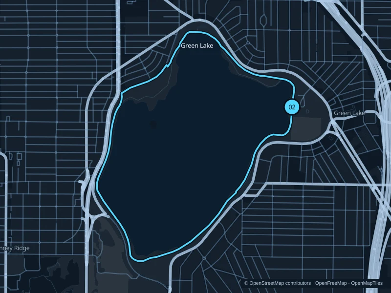 Map of the 4.4 km Green Lake · inner path run, with start and finish marked 02.