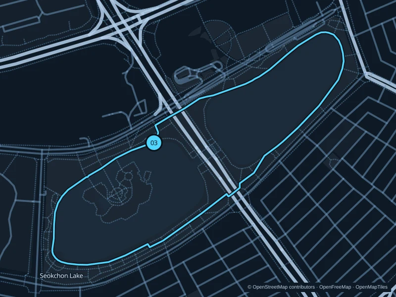 Map of the 2.3 km Seokchon Lake run, with start and finish marked 03.